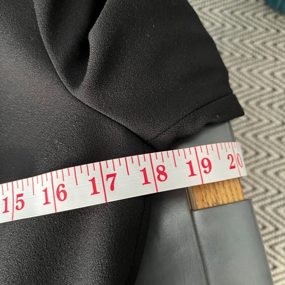 Zara (M) black, spring/fall blazer, one button, with pockets, EUC, black. - Picture 10 of 16